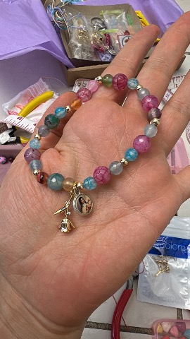 Pulsera Santa Teresita piedra natural
